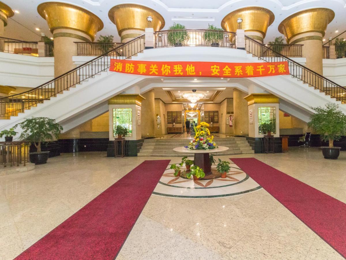 iFamily Apart Hotel Lujiazui Branch Shanghai Exterior foto
