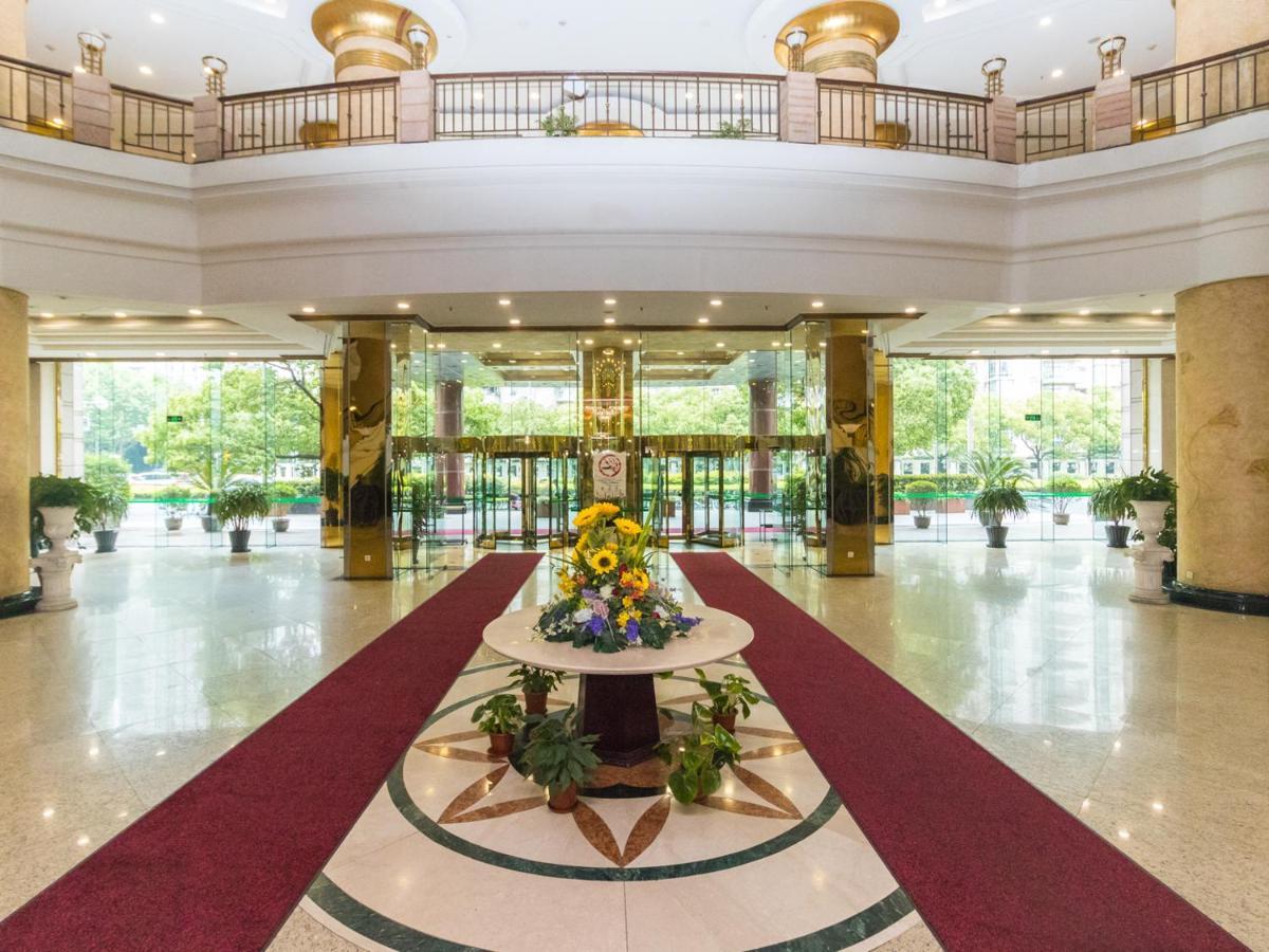 iFamily Apart Hotel Lujiazui Branch Shanghai Exterior foto